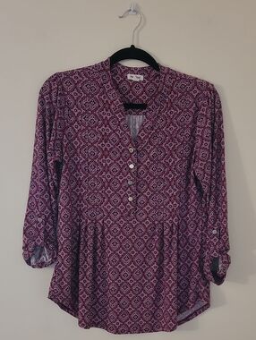 Westport Magenta Geometric Henley Blouse Size Med